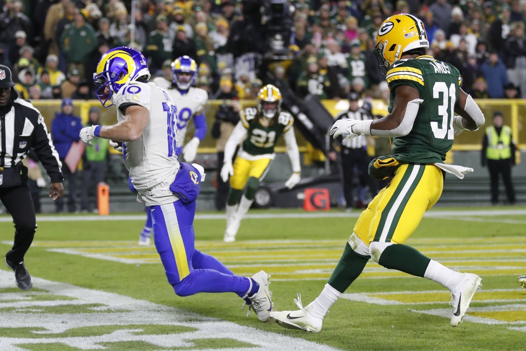 Rams Packers Football